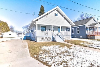 Beach Home For Sale in Menominee, Michigan