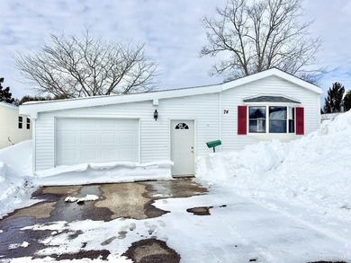 Beach Home For Sale in Gladstone, Michigan