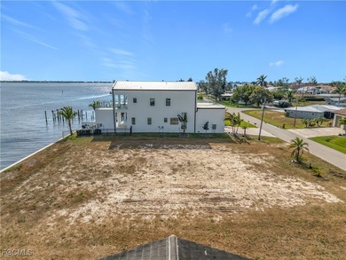 Beach Lot For Sale in Cape Coral, Florida