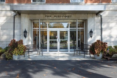 Beach Condo For Sale in Shaker Heights, Ohio