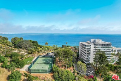 Beach Condo For Sale in Pacific Palisades, California