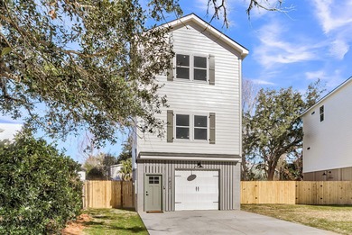 Beach Home For Sale in Charleston, South Carolina