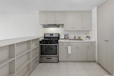 Beach Condo For Sale in Honolulu, Hawaii