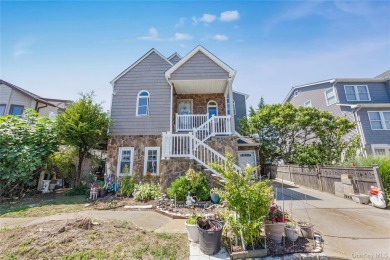 Beach Home For Sale in Lindenhurst, New York