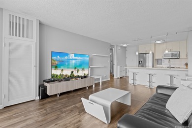 Beach Condo Active Under Contract in Honolulu, Hawaii