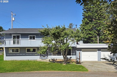 Beach Home For Sale in Gold Beach, Oregon