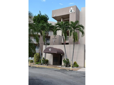 Beach Condo Sale Pending in Tamarac, Florida