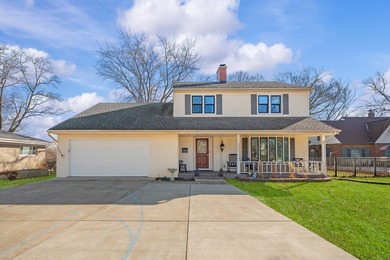 Beach Home For Sale in Saint Joseph, Michigan