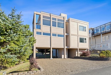 Beach Home For Sale in Lincoln City, Oregon