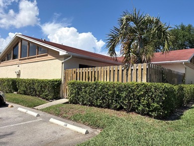 Beach Home For Sale in West Palm Beach, Florida