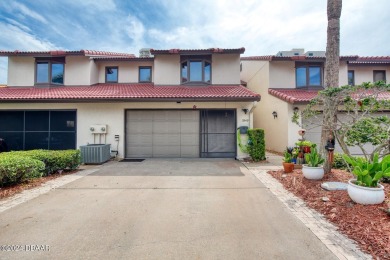 Beach Townhome/Townhouse For Sale in Daytona Beach Shores, Florida