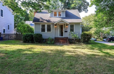 Beach Home For Sale in Sea Cliff, New York
