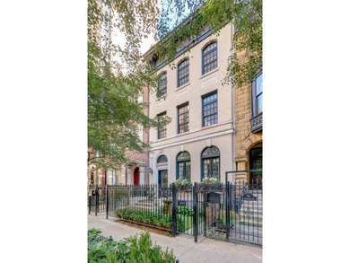 Beach Home For Sale in Chicago, Illinois