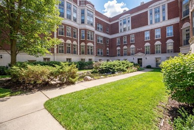 Beach Condo Sale Pending in Evanston, Illinois