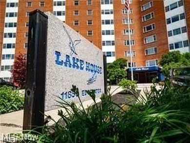 Beach Condo For Sale in Lakewood, Ohio
