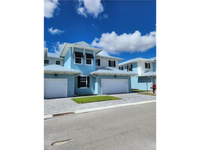 Beach Townhome/Townhouse For Sale in Bonita Springs, Florida