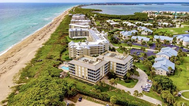 Beach Condo For Sale in Hutchinson Island, Florida