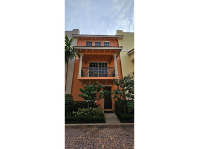 Beach Townhome/Townhouse For Sale in Lake Worth Beach, Florida