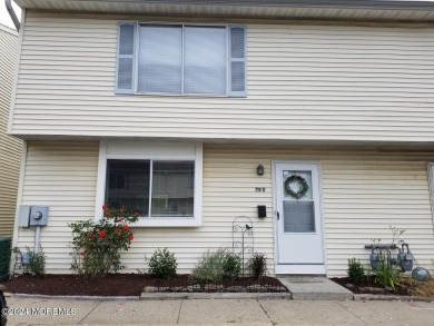 Beach Condo Sale Pending in Keansburg, New Jersey