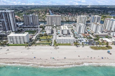 Beach Condo For Sale in Hollywood, Florida