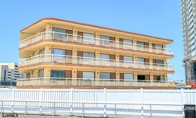 Beach Condo For Sale in Atlantic City, New Jersey