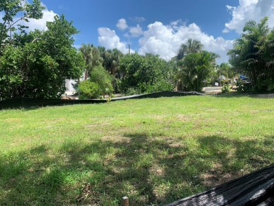 Beach Lot For Sale in Gulfport, Florida