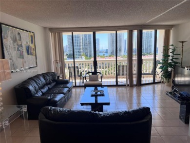 Beach Condo For Sale in Aventura, Florida