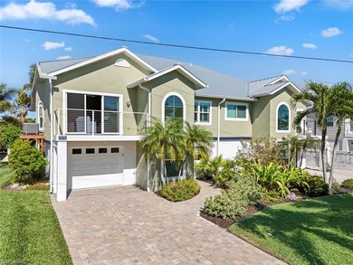 Beach Townhome/Townhouse For Sale in Fort Myers Beach, Florida