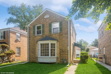 Beach Home Sale Pending in Skokie, Illinois