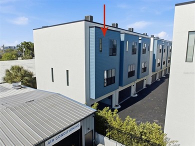 Beach Townhome/Townhouse For Sale in Tampa, Florida