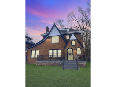 Beach Home For Sale in Detroit, Michigan