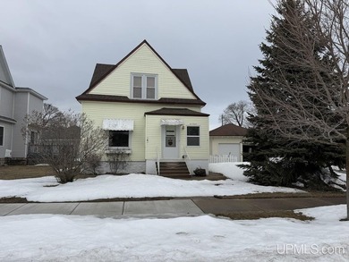 Beach Home For Sale in Escanaba, Michigan