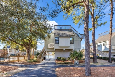 Beach Home For Sale in Pawleys Island, South Carolina