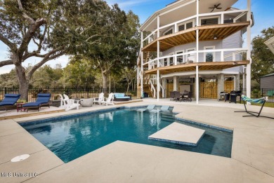 Beach Home Sale Pending in Ocean Springs, Mississippi