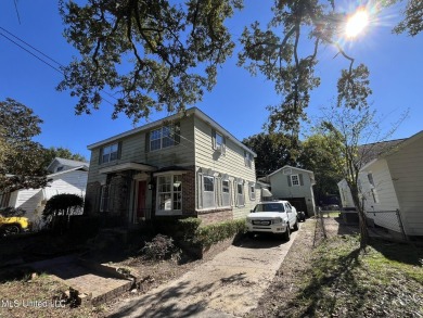 Beach Home Sale Pending in Biloxi, Mississippi