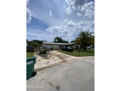 Beach Home Sale Pending in Daytona Beach, Florida