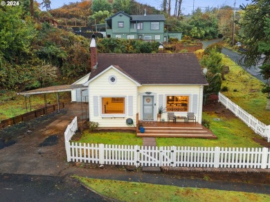 Beach Home For Sale in Astoria, Oregon