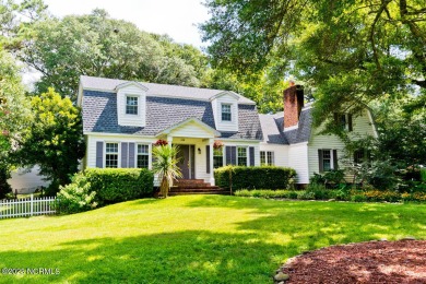 Beach Home For Sale in Emerald Isle, North Carolina