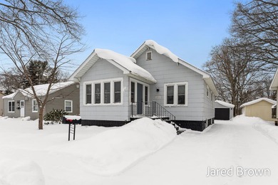 Beach Home For Sale in Muskegon, Michigan