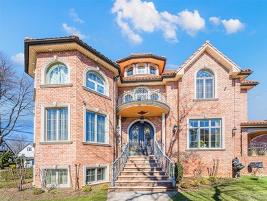 Beach Home For Sale in Whitestone, New York