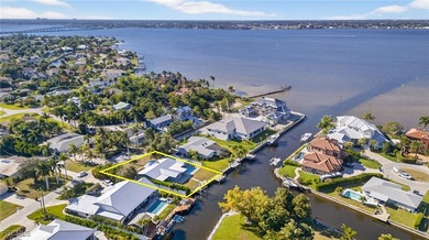 Beach Home For Sale in Fort Myers, Florida