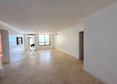 Beach Condo For Sale in Bal Harbour, Florida