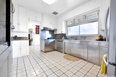 Beach Home For Sale in Honolulu, Hawaii