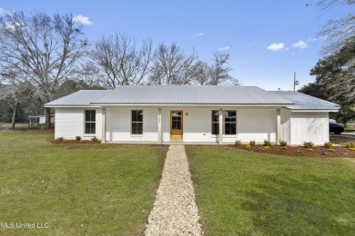 Beach Home Sale Pending in Ocean Springs, Mississippi