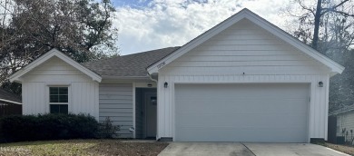 Beach Home Sale Pending in Diamondhead, Mississippi