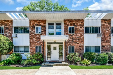 Beach Home Sale Pending in Oyster Bay, New York