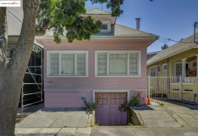 Beach Townhome/Townhouse Sale Pending in Oakland, California