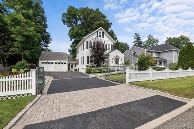 Beach Home Sale Pending in Glen Cove, New York