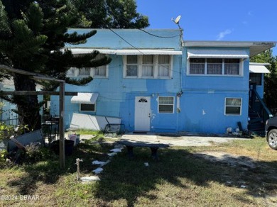 Beach Townhome/Townhouse For Sale in Daytona Beach, Florida