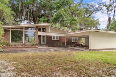 Beach Home For Sale in Franklin, Louisiana